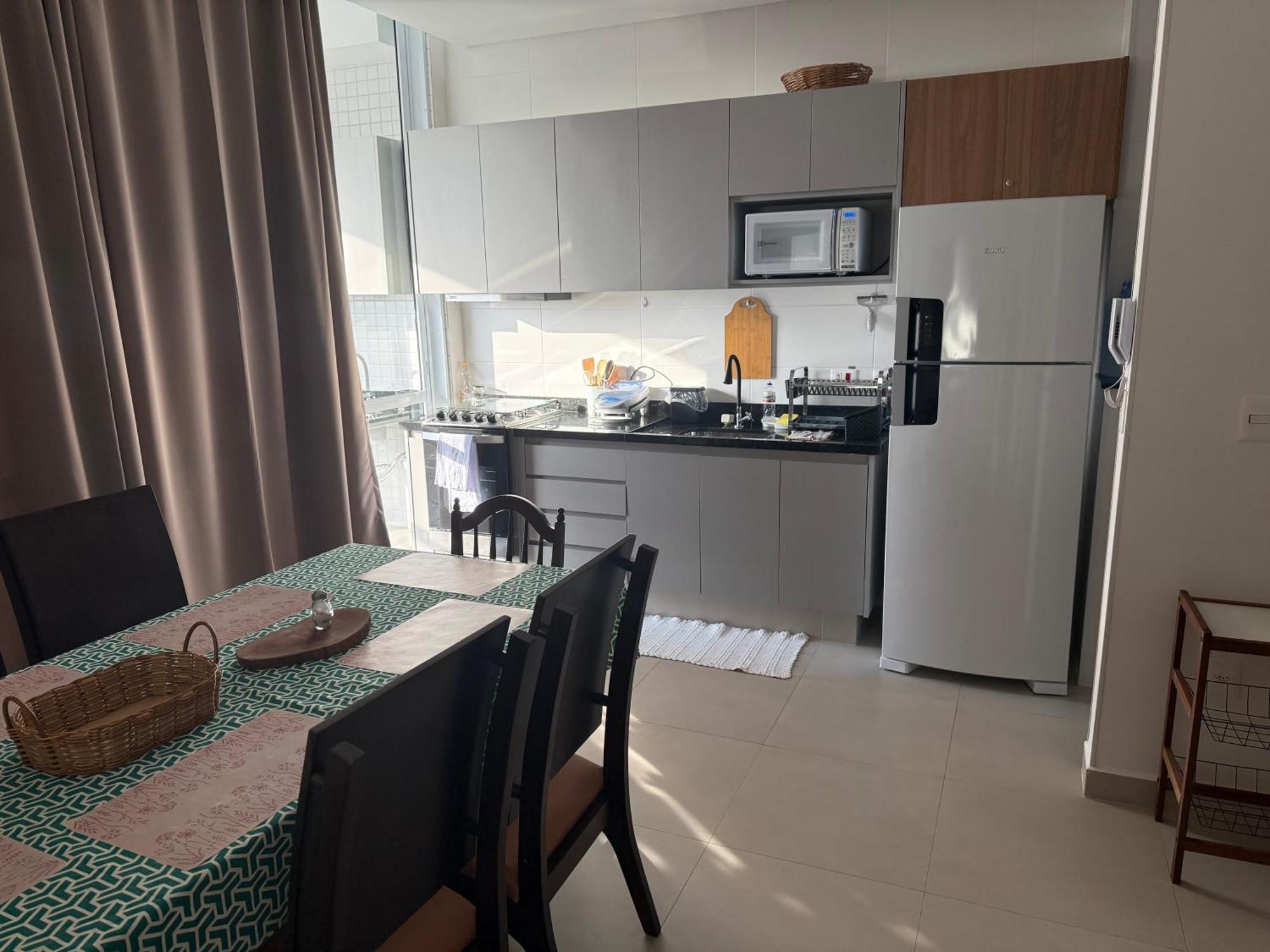 Apartamento Belapraia Toninhas - Ar Condicionado Churrasqueira E Piscina